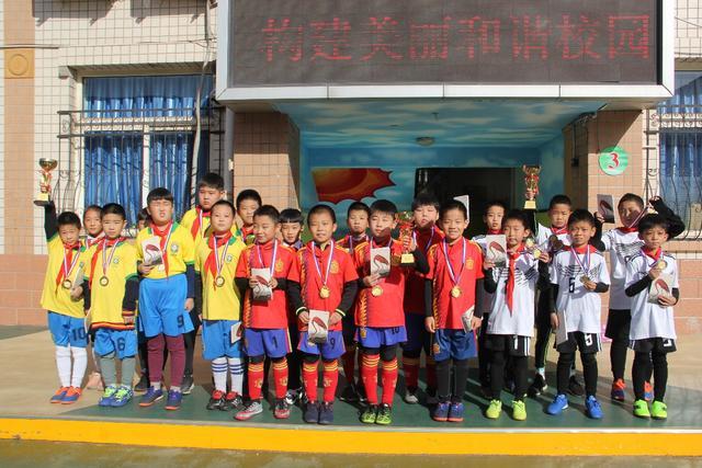 亚马尔加冕西甲2025/26赛季最佳球员：18岁天才如何成为巴萨新领袖
